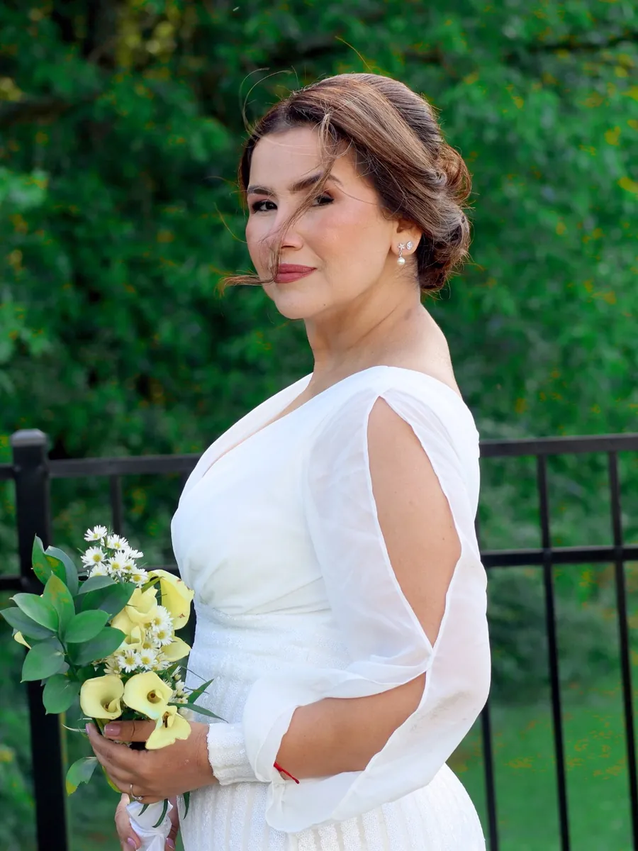 Timeless bridal portrait by LumiPhotoX